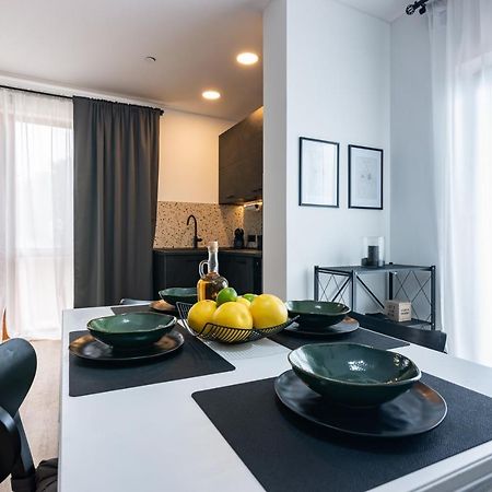 Apartman Laura Rijeka Eksteriør billede